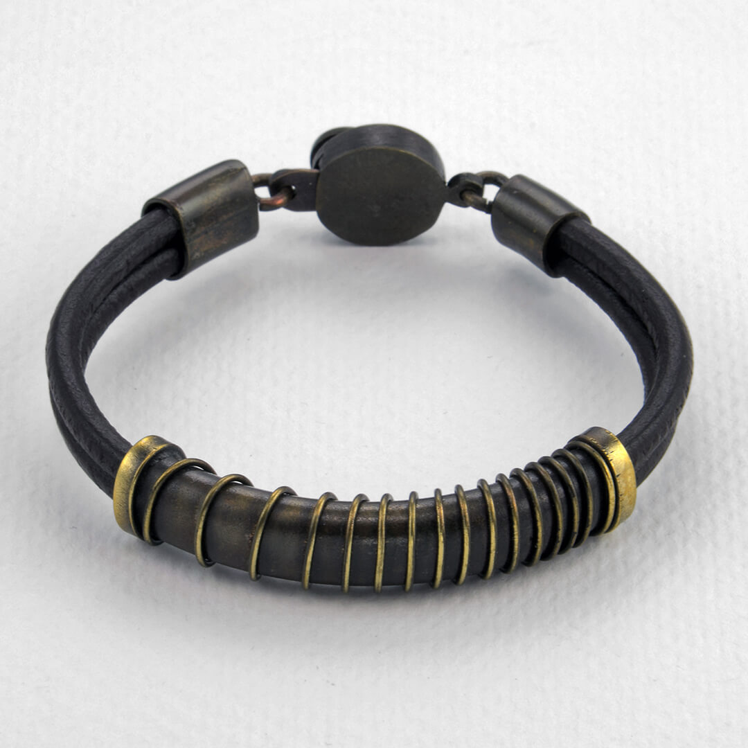 MCB001_nautilius_pulsera_tributo_poseidon_dios_mares_pulsera_cuero_color_chocolate_manufacturado_laton_acabado_patina_artesanal_color_cafe-2